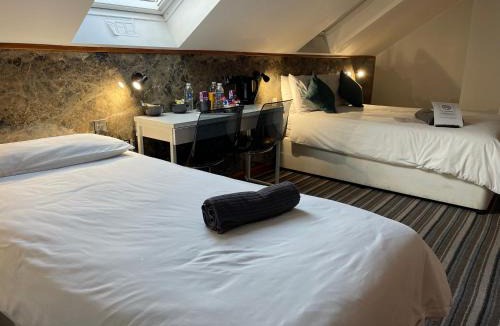 Enfield Hotel | The Six Bells Hotel