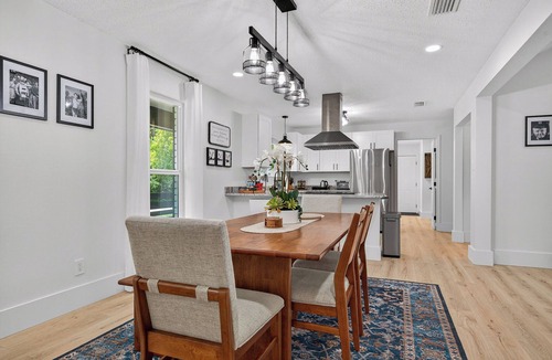 Malbis House | The Skipper’s Hideaway: Golf Course & Pool Oasis