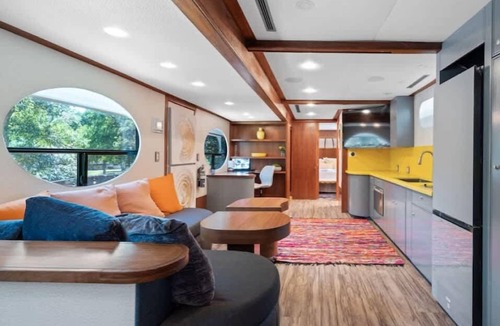 Austin Villa | The Skittles Unit near COTA: Hot Tub, BBQ & Events!