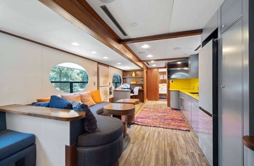 Austin Villa | The Skittles Unit near COTA: Hot Tub, BBQ & Events!