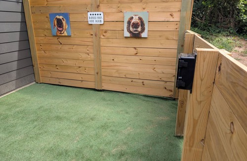 Southeast Raleigh Apartment | The Skulltimate Stay - Fire Pit & EV Charger!