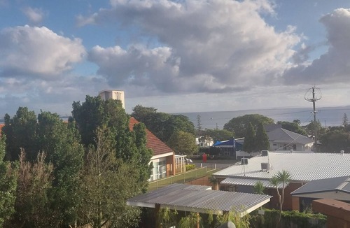 Wynnum Apartment | The Sky House by the bay