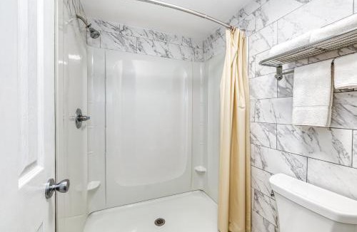 Bohemia Hotel | The SkyBreeze Inn