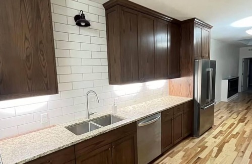 Midway House | The Skylight Retreat 3BR Private Deck – Saint Paul