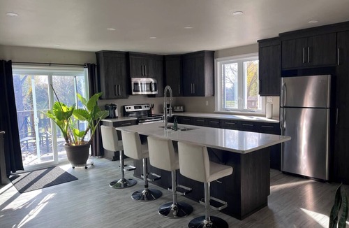 LaSalle Apartment | The Skyview Loft 2 Bedrooms, 4 Beds
