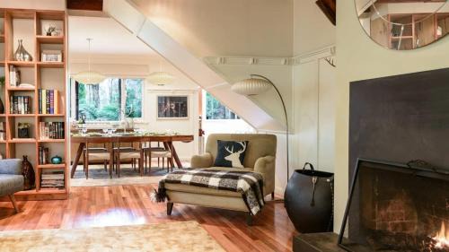 Mount Toolebewong Villa | The Slate House