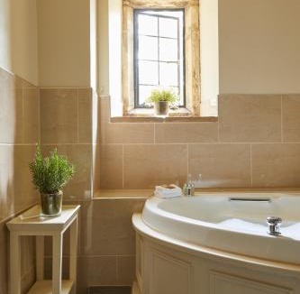 Lower Slaughter Hotel | The Slaughters Country Inn