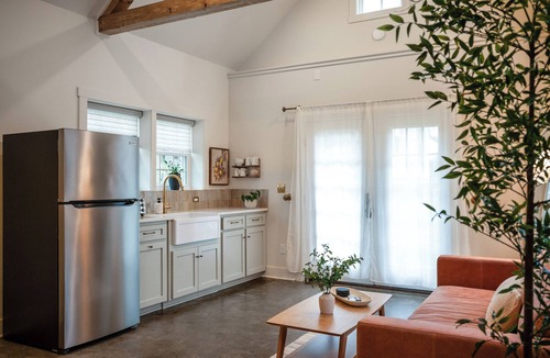 Amherst Cottage | The Sleepy Fox Cottage: A Cozy Getaway with a Touch of History