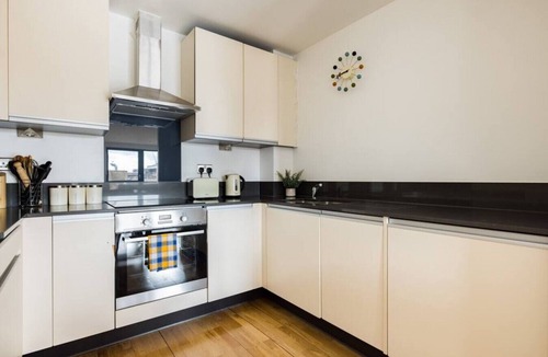 Bishopsgate Apartment | The Sloane Apartment