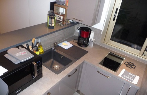 Cros-de-Cagnes Apartment | the small beach, studio