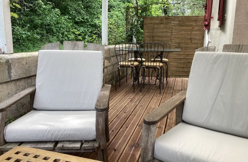 Saint-Meard-de-Drone House | The small station by the river