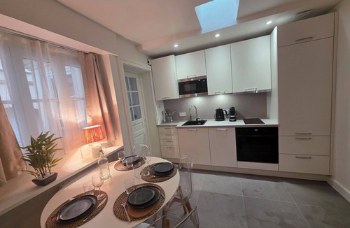 Notre-Dame Apartment | The small Neptune basin