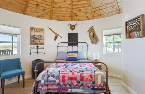 Temple Other | The Small Silo - Cozy Farm Stay for Two!
