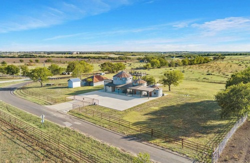 Temple Other | The Small Silo - Cozy Farm Stay for Two!