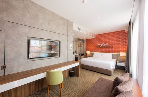 Kampung Padang Matsirat Hotel | The Smith House