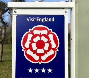 Bodenham House | The Smithy, Wonderful Riverside Accommodation