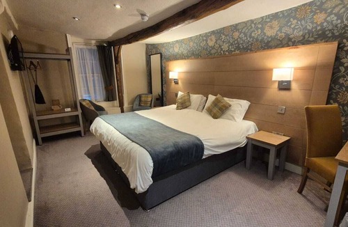 Kirkby Lonsdale Hotel | The Snooty Fox