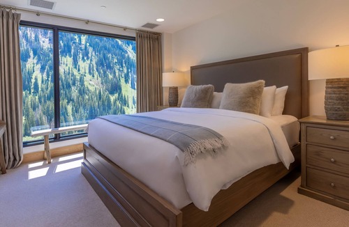Salt Lake Mountain Resorts Cabin | The Snowpine Lodge
