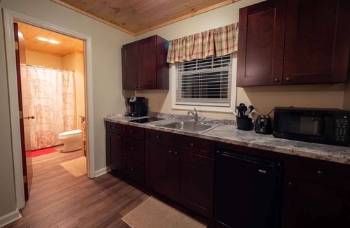 Lake Placid Hotel | The Snowshoe Lodge