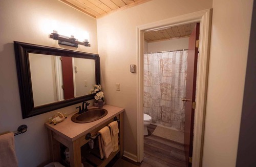 Lake Placid Hotel | The Snowshoe Lodge