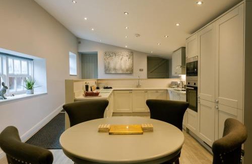 Alfreton House | The Snug