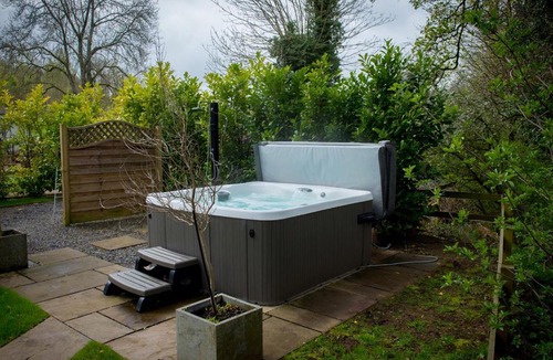 Carlisle House | The Snug