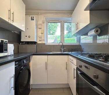 Purley Apartment | The snug