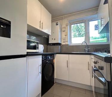 Purley Apartment | The snug