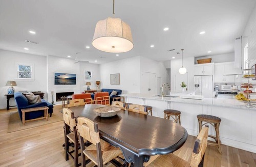 Kingsland House | The Snug- Lakefront house, water toys, & boat dock