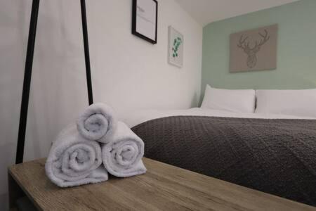 Portishead Apartment | The Snug- Studio in Portishead with Parking