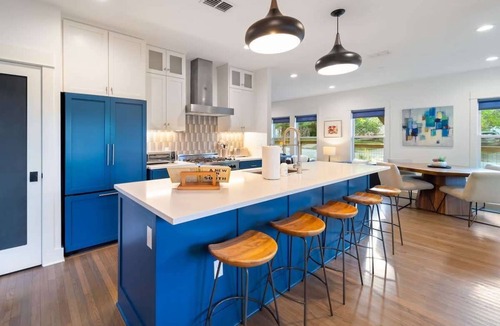 South River City House | The Soco House | Stylish 3BR Near SoCo Shops