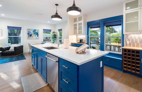 South River City House | The Soco House | Stylish 3BR Near SoCo Shops