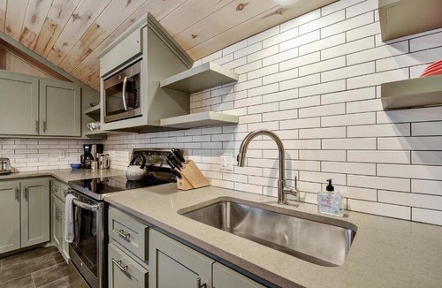 South River City Apartment | The SoCo Studio by Lodgewell - 2 cute 2 b 4 gotten