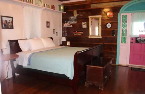 Morgan Mill Cottage | The Soda Shoppe-@ Rooms at The Oak Dale