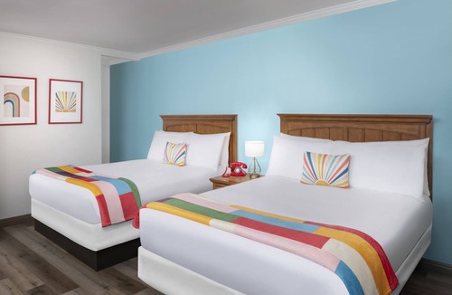 Sherman Oaks Hotel | The Sojourn Los Angeles - Sherman Oaks