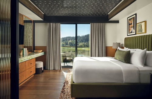 Redmond Hotel | The Somm Hotel & Spa, Autograph Collection