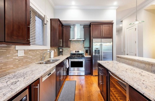 Old Town Bed & Breakfast | The Sono Chicago