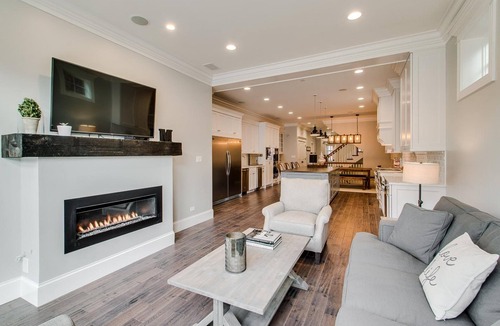 Old Town Bed & Breakfast | The Sono Chicago