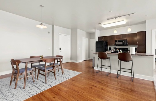 Arsenal Apartment | The Sophia: Riverwalk Loft