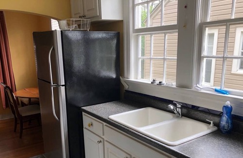 Greater Belhaven House | The Soundwagon Inn: Cozy and Vibrant
