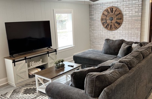 Monroeville House | The Southern Pecan
