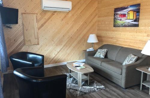 Harbour Breton Hotel | The Southern Port Hotel & Chalets