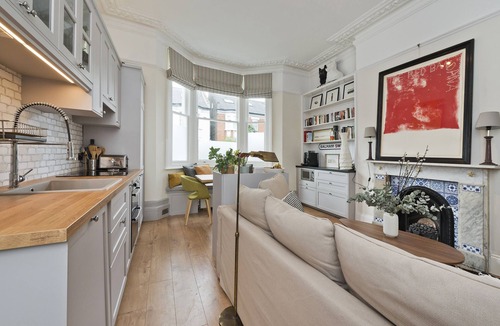 Nightingale Apartment | The Southern Scenester, by Veeve