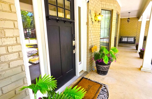Temple House | The Southern- Stay in the heart of Temple, close to S&W, shopping and the lake!