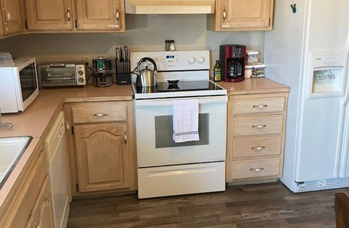 Ozark Condo | The Southwest Place II