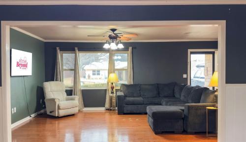 Burkburnett House | The Spacious Avocado 4 Bed, 2 Bath