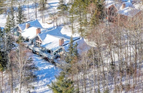 Bromley Mountain House | The spacious Ledges at Bromley!
