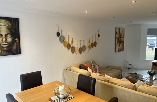 Stratford House | The Spacious Stay Stratford