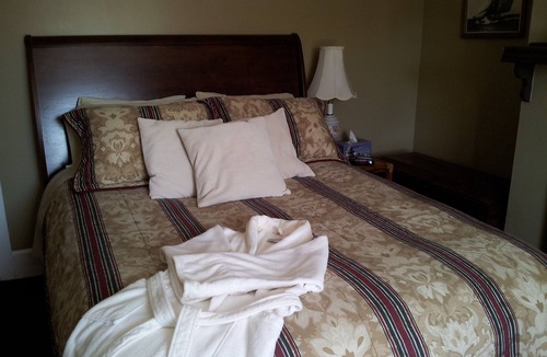 Spaniard's Bay Bed & Breakfast | The Spaniards “Room” Heritage Home