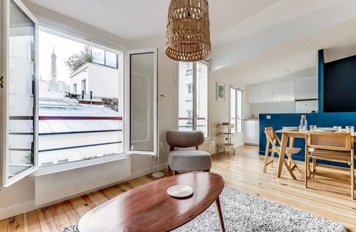 Quartier du Gros-Caillou Apartment | The Sparkle - Tour Eifflel view by Mon Petit Faré